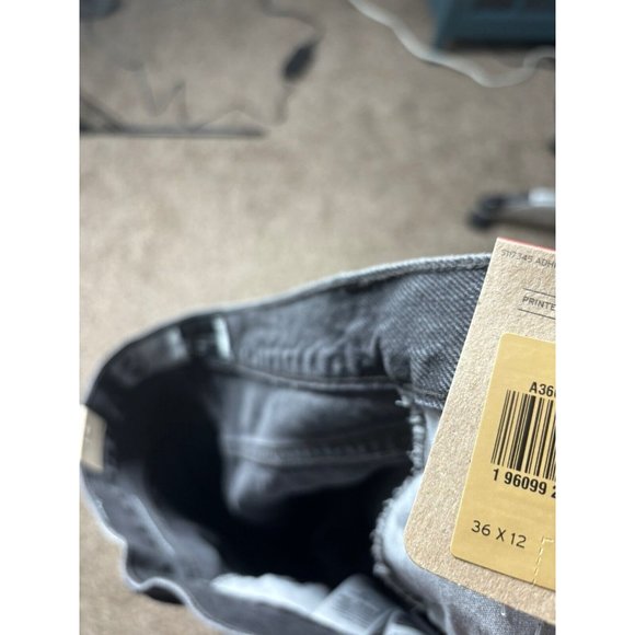 NEW Levi’s SilverTab Loose Men's 36x12 100% Cotton Denim Jean Shorts Black - Picture 4 of 5